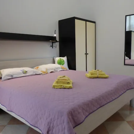 Apartment Mira
