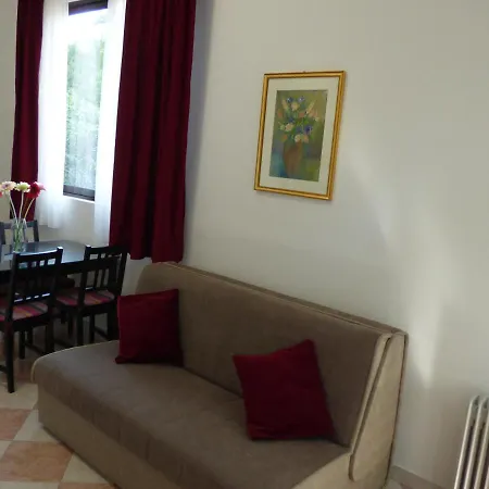 Apartment Mira
