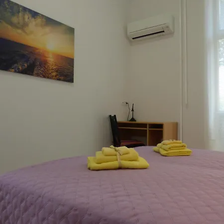 Apartment Mira